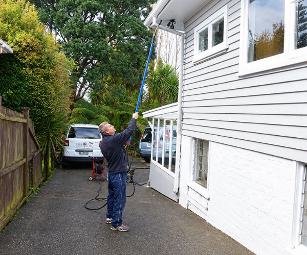 Professional exterior house washing